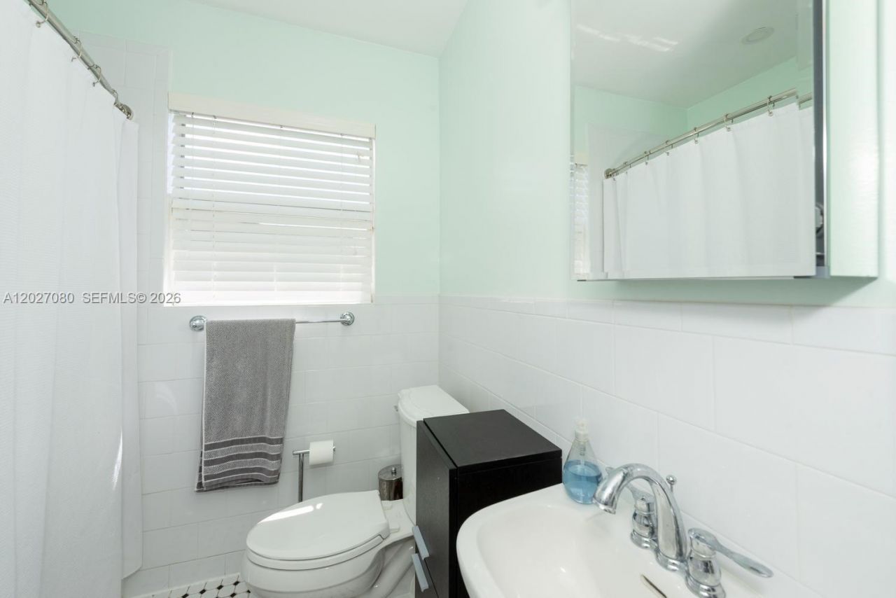 1870 SW 24th Ter , Miami, FL 33145 Photo