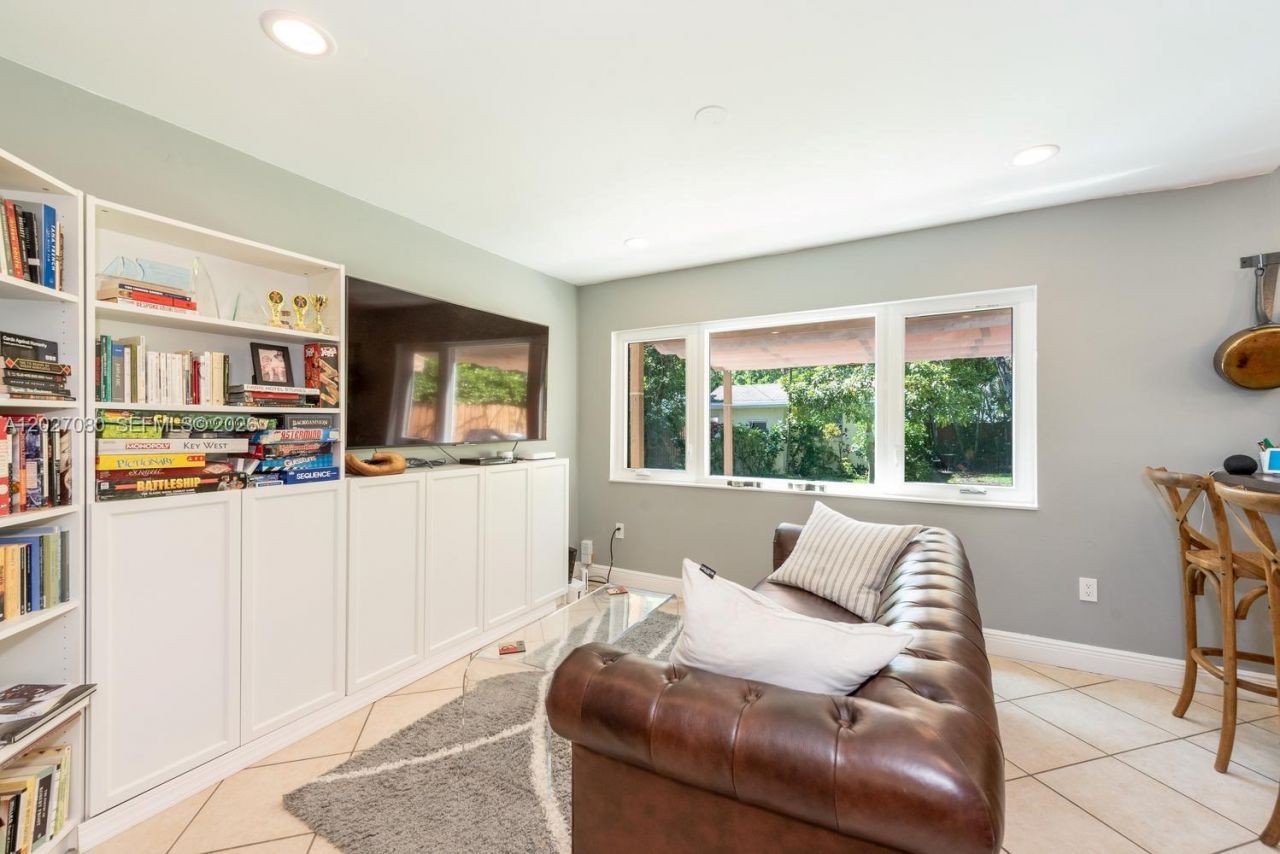 1870 SW 24th Ter , Miami, FL 33145 Photo