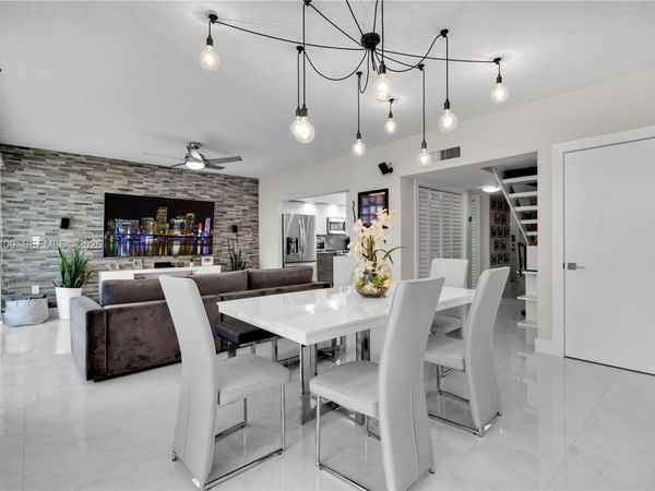 9179 Fontainebleau Blvd, Unit 9, Miami, FL 33172