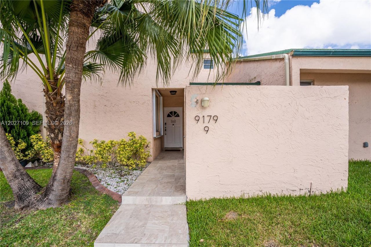 9179 Fontainebleau Blvd, Unit 9, Miami, FL 33172 Photo