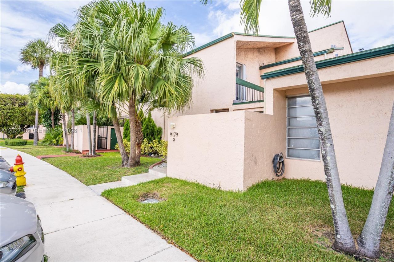9179 Fontainebleau Blvd, Unit 9, Miami, FL 33172 Photo