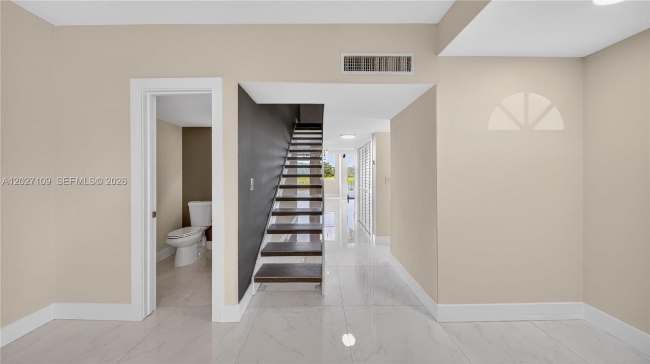 9179 Fontainebleau Blvd, Unit 9, Miami, FL 33172 Photo