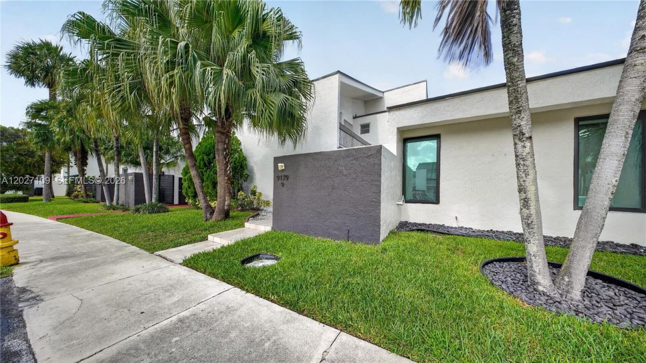 9179 Fontainebleau Blvd, Unit 9, Miami, FL 33172 Photo