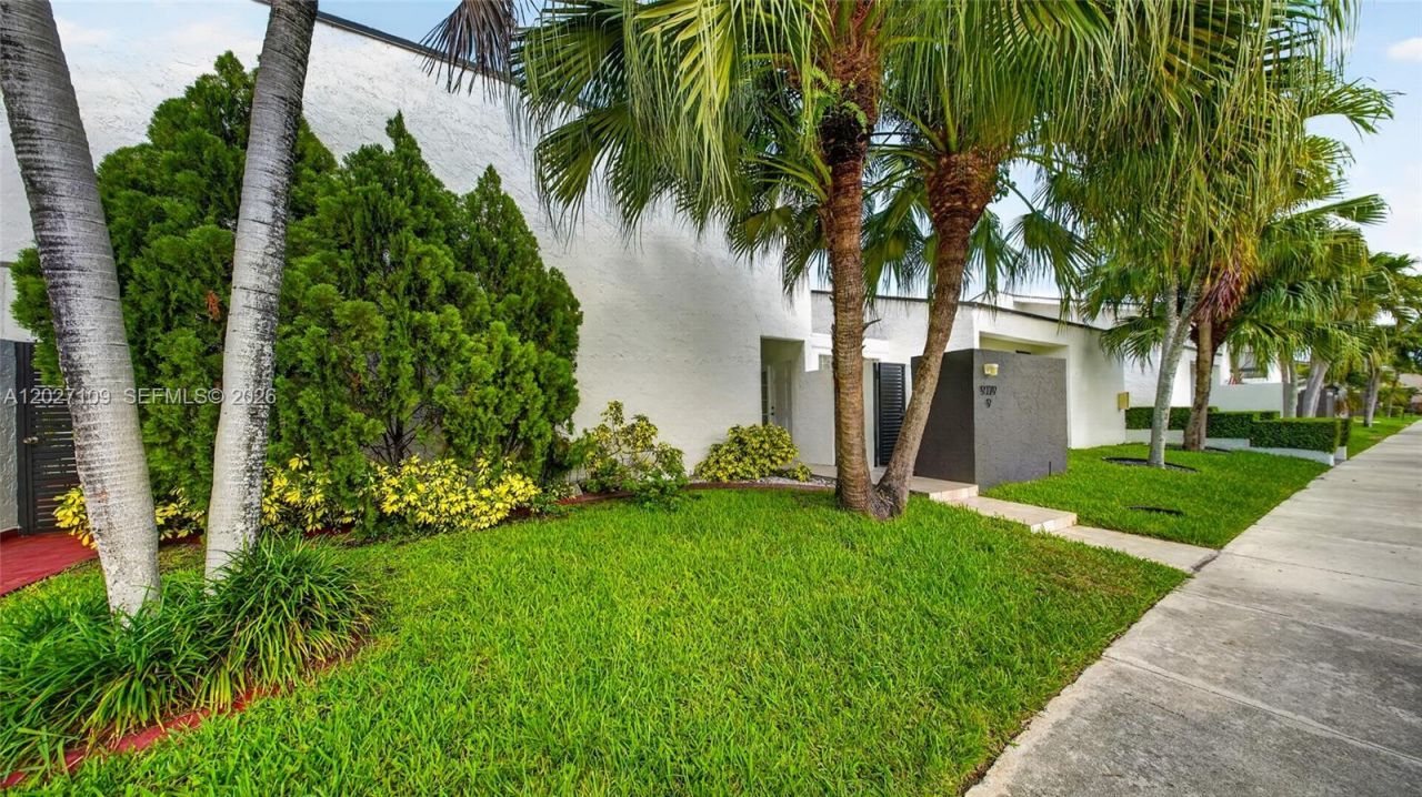 9179 Fontainebleau Blvd, Unit 9, Miami, FL 33172 Photo