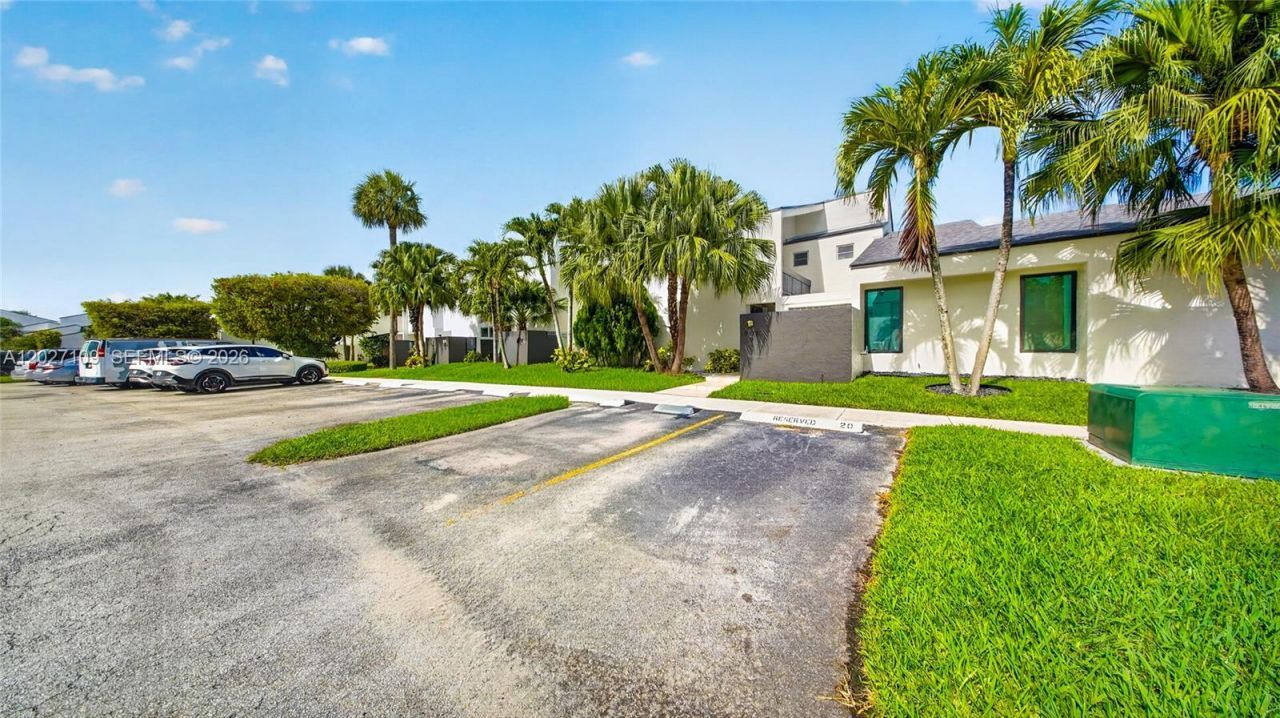 9179 Fontainebleau Blvd, Unit 9, Miami, FL 33172 Photo