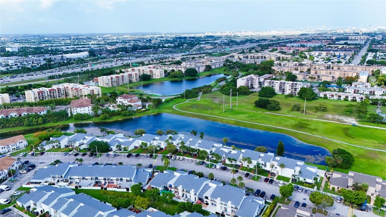 9179 Fontainebleau Blvd, Unit 9, Miami, FL 33172 Photo