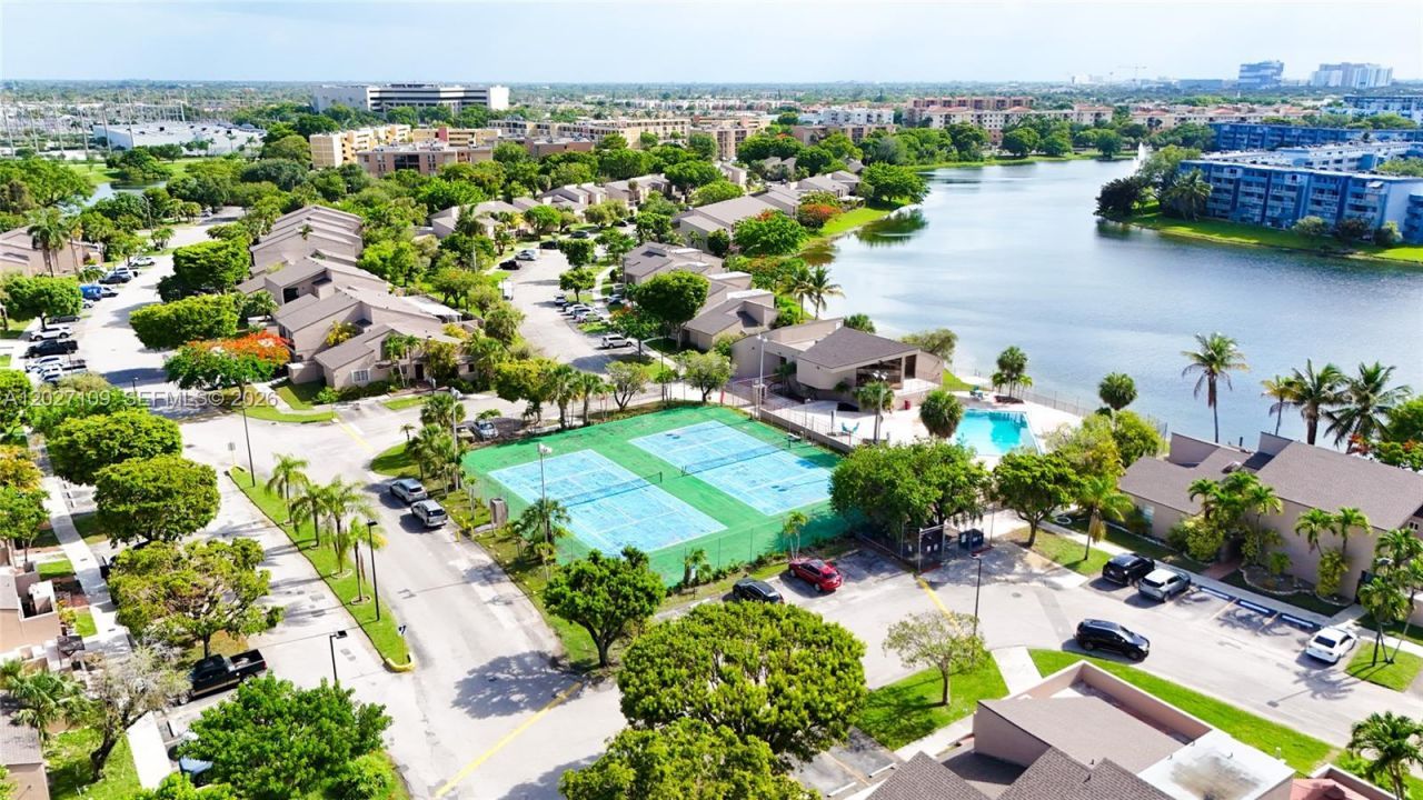 9179 Fontainebleau Blvd, Unit 9, Miami, FL 33172 Photo