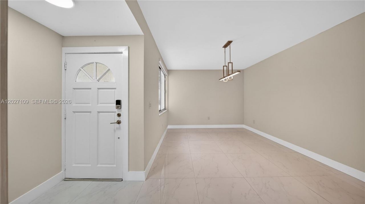 9179 Fontainebleau Blvd, Unit 9, Miami, FL 33172 Photo