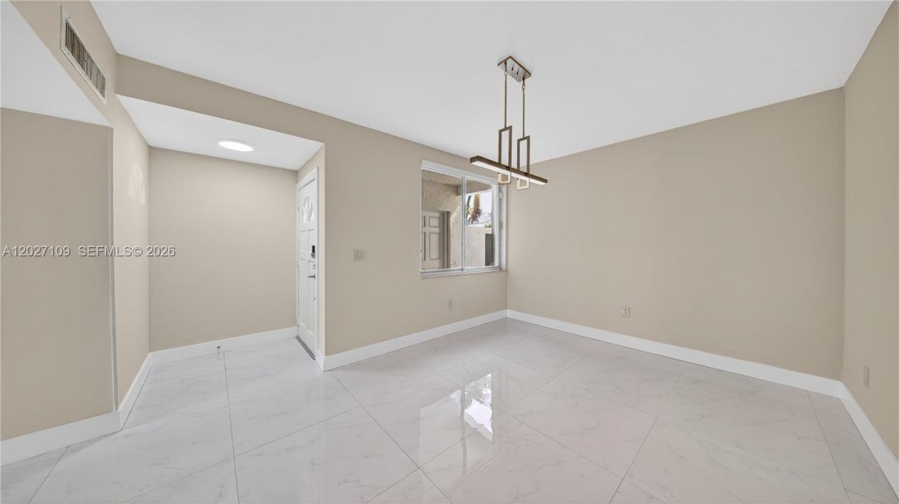 9179 Fontainebleau Blvd, Unit 9, Miami, FL 33172 Photo