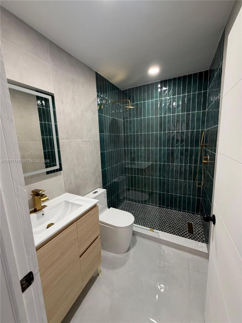 2426 NW 43rd St , Miami, FL 33142 Photo