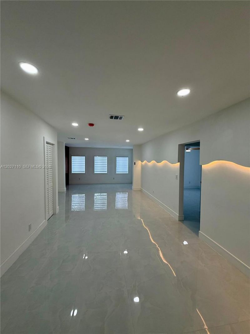 2426 NW 43rd St , Miami, FL 33142 Photo