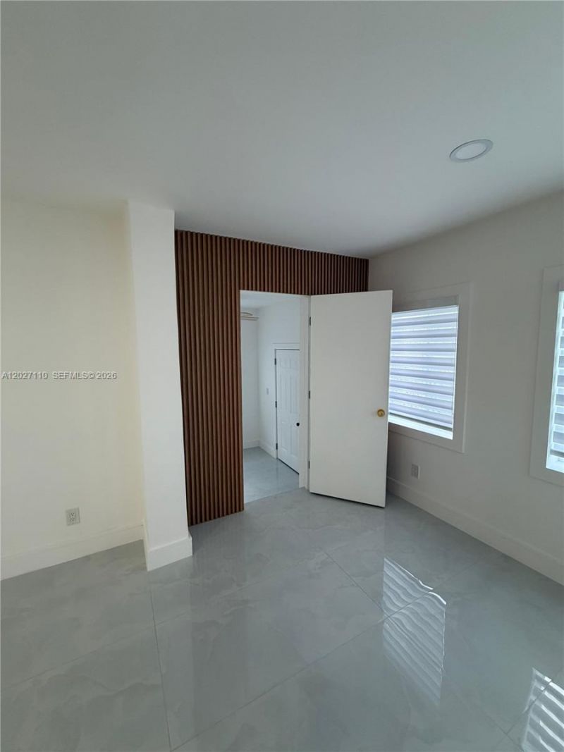 2426 NW 43rd St , Miami, FL 33142 Photo