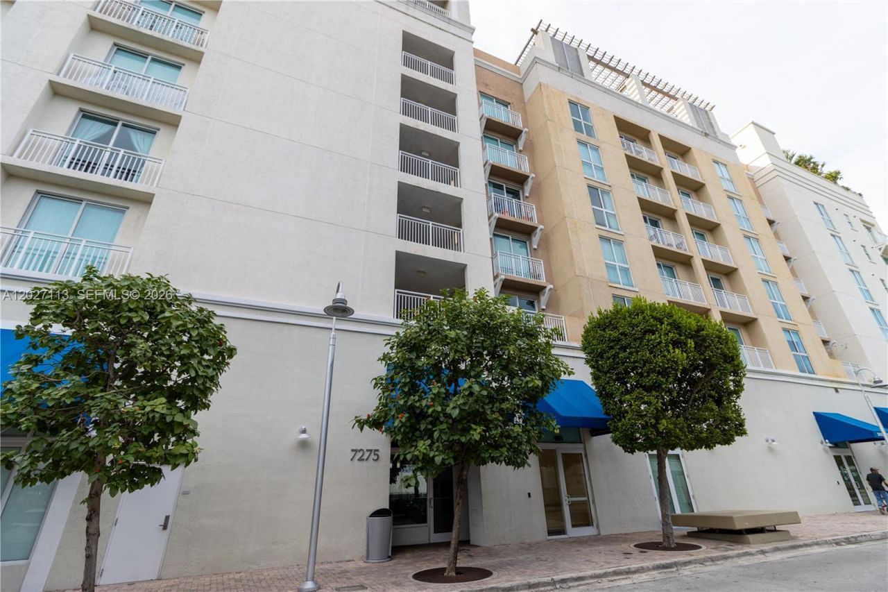 7275 SW 90th Way , Unit 213, Miami, FL 33156 Photo