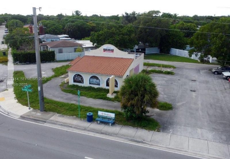 14100 W Dixie Hwy, North Miami, FL 33161 Photo