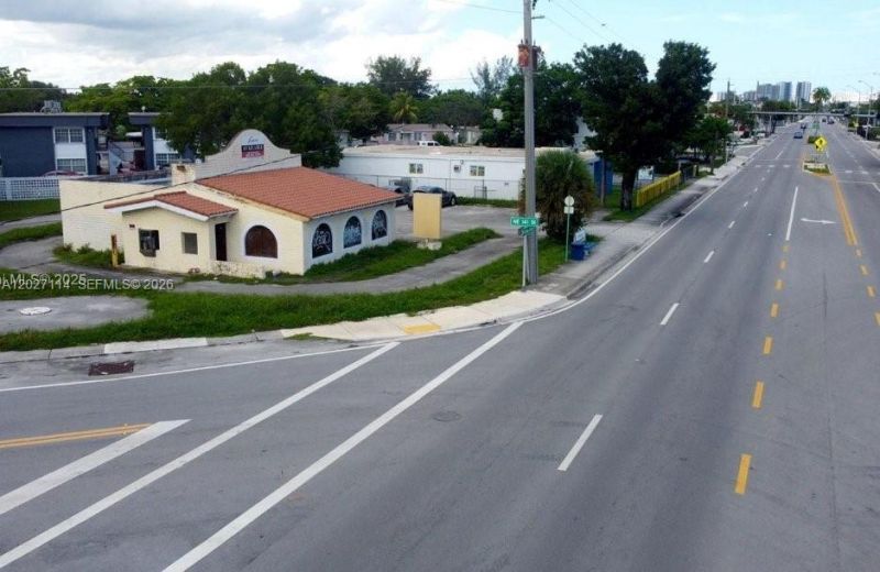 14100 W Dixie Hwy, North Miami, FL 33161 Photo