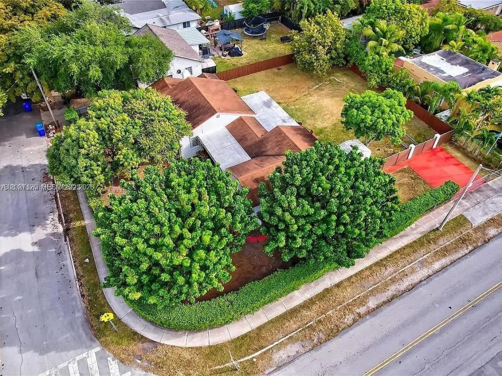 435 SW 33rd Ave , Miami, FL 33135 Photo
