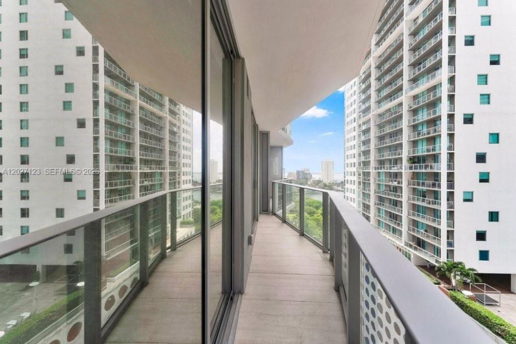 77 SE 5th , Unit 1711, Miami, FL 33131 Photo