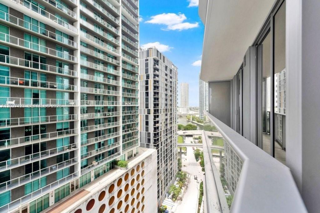 77 SE 5th , Unit 1711, Miami, FL 33131 Photo