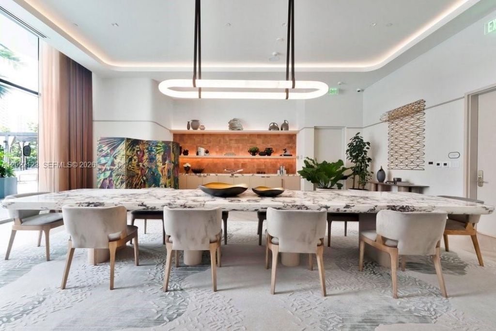 77 SE 5th , Unit 1711, Miami, FL 33131 Photo