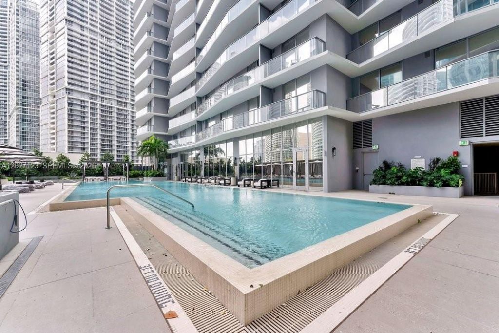 77 SE 5th , Unit 1711, Miami, FL 33131 Photo