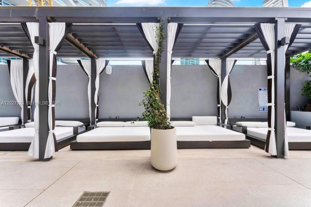 77 SE 5th , Unit 1711, Miami, FL 33131 Photo