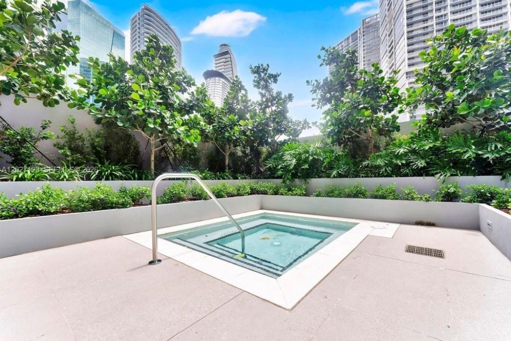 77 SE 5th , Unit 1711, Miami, FL 33131 Photo