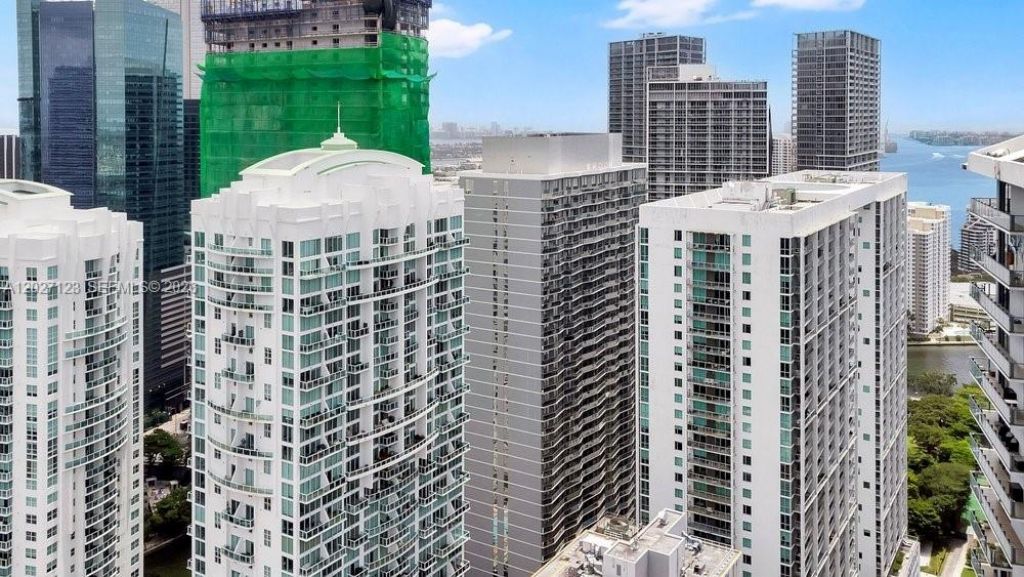 77 SE 5th , Unit 1711, Miami, FL 33131 Photo
