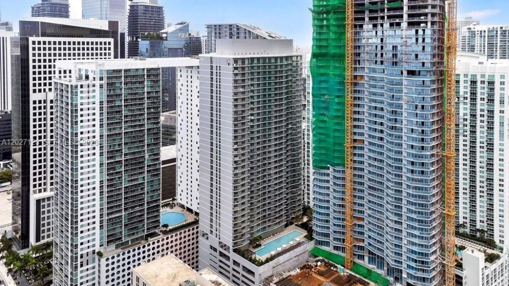 77 SE 5th , Unit 1711, Miami, FL 33131 Photo
