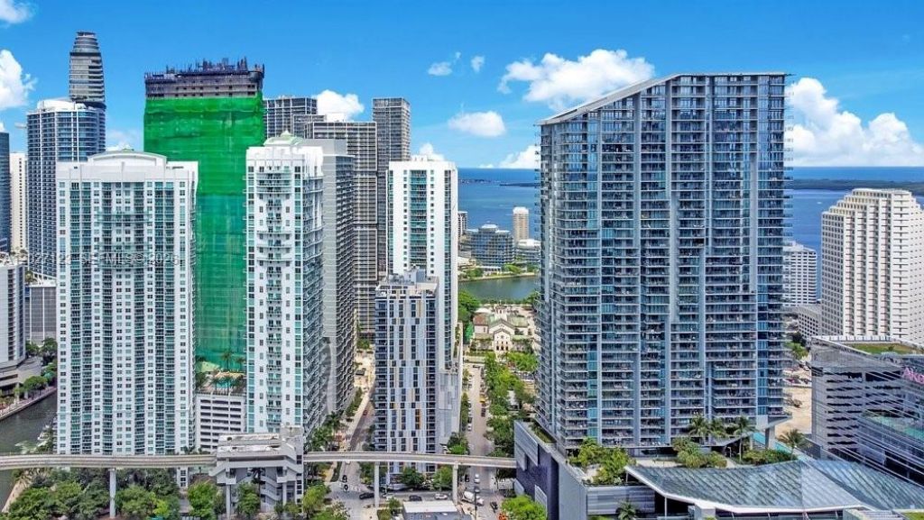 77 SE 5th , Unit 1711, Miami, FL 33131 Photo
