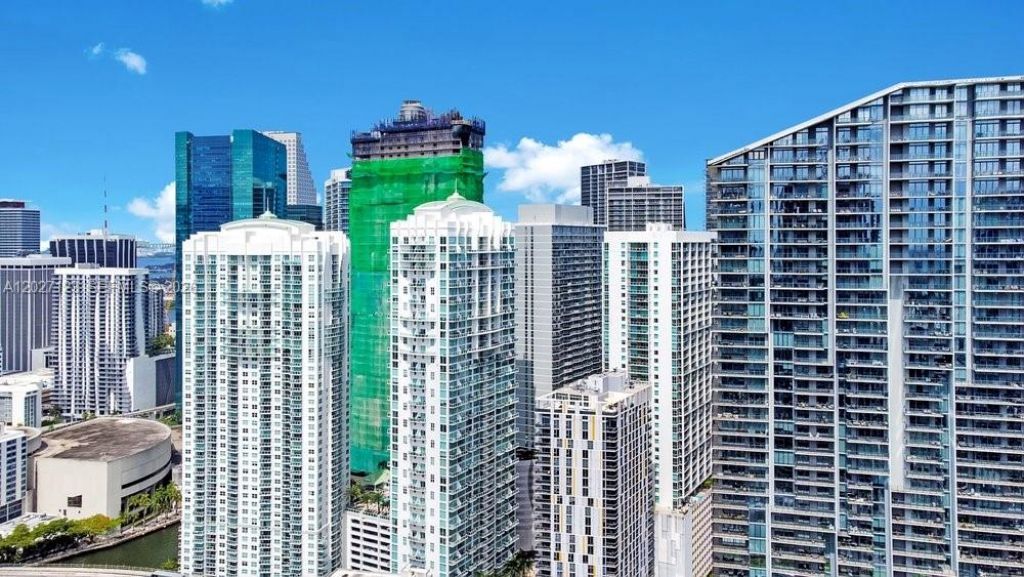 77 SE 5th , Unit 1711, Miami, FL 33131 Photo