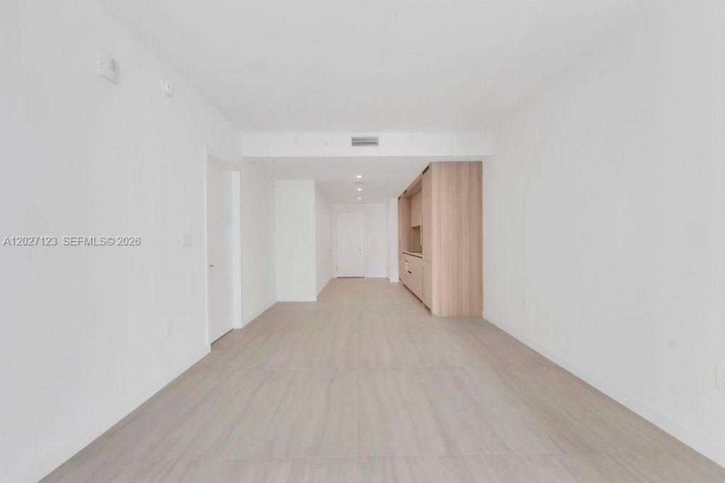 77 SE 5th , Unit 1711, Miami, FL 33131 Photo
