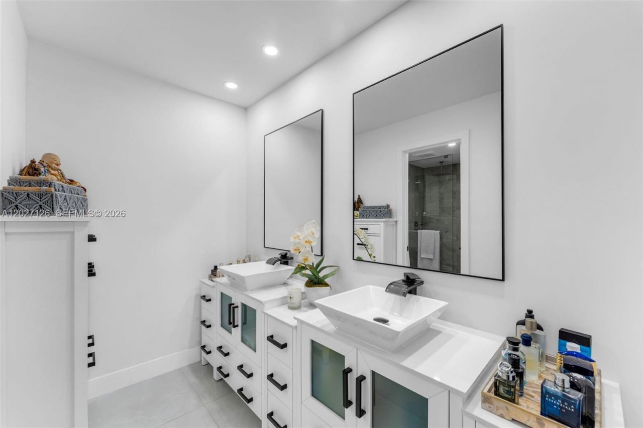 1350 SW 122nd Ave , Unit 415, Miami, FL 33184 Photo