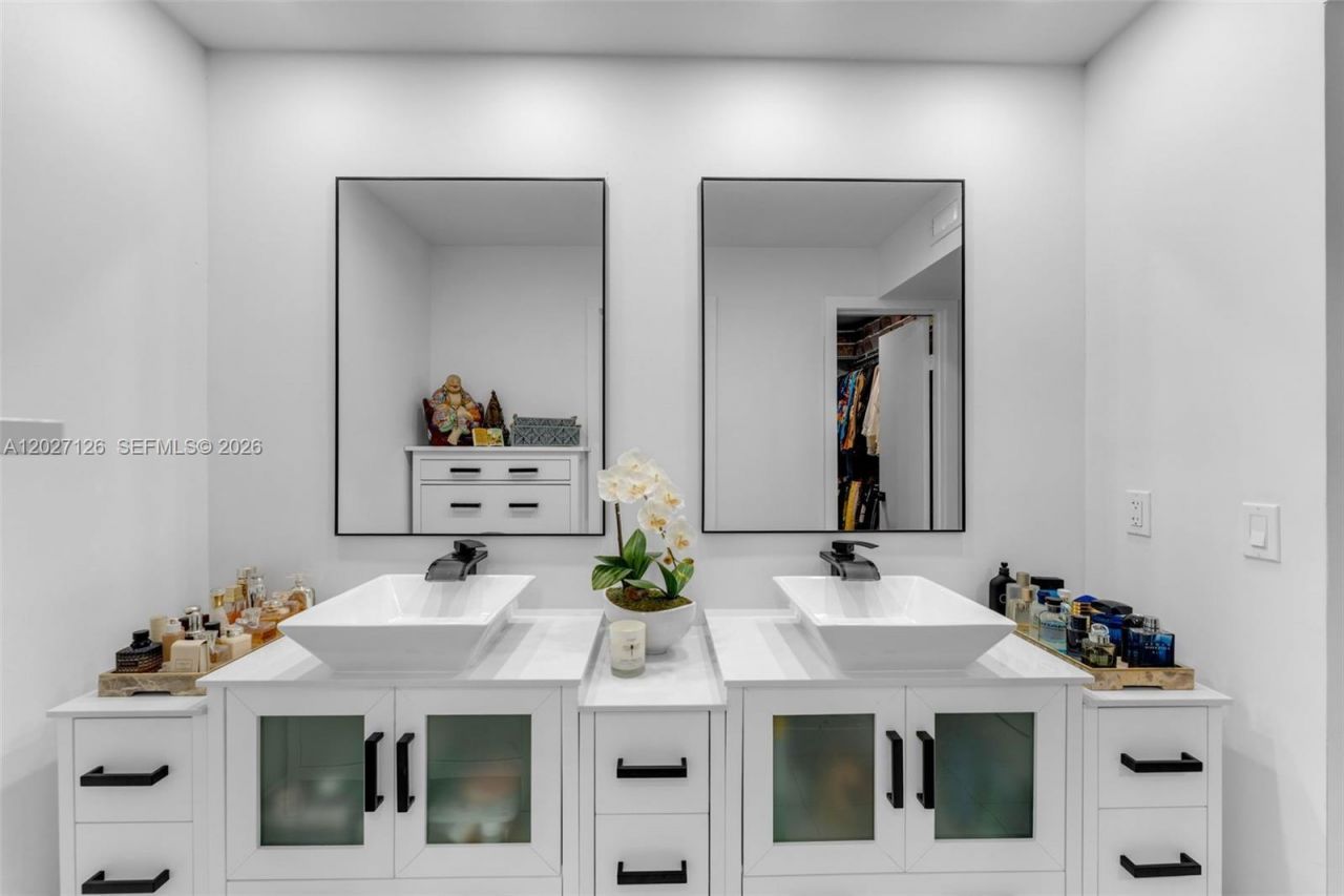 1350 SW 122nd Ave , Unit 415, Miami, FL 33184 Photo