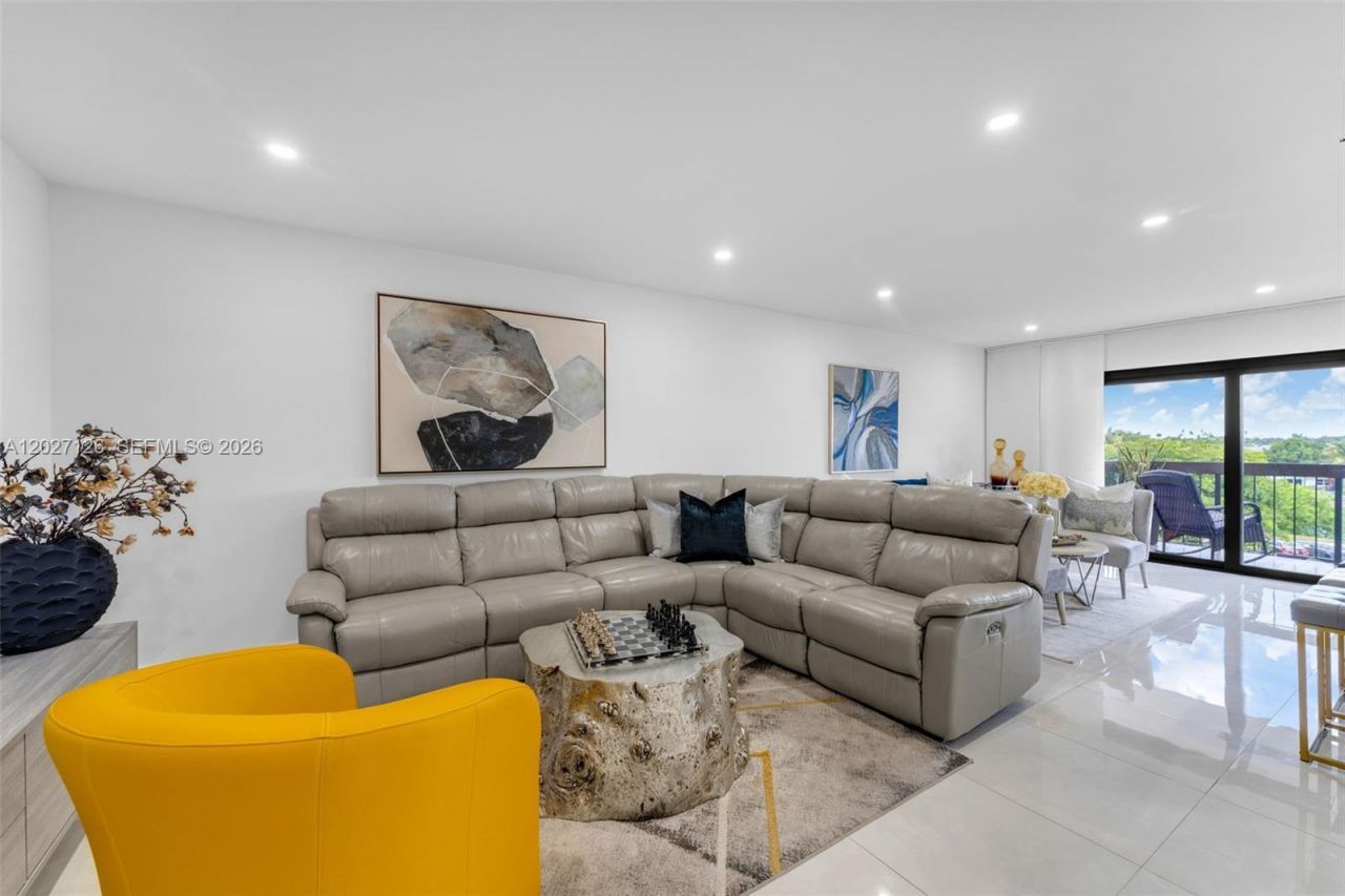 1350 SW 122nd Ave , Unit 415, Miami, FL 33184 Photo