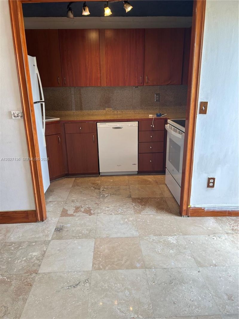 7801 NE 4th Ct, Unit 514, Miami, FL 33138 Photo