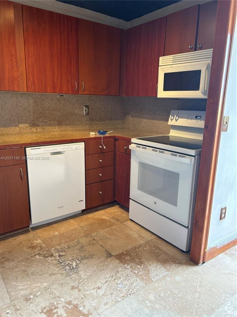7801 NE 4th Ct, Unit 514, Miami, FL 33138 Photo