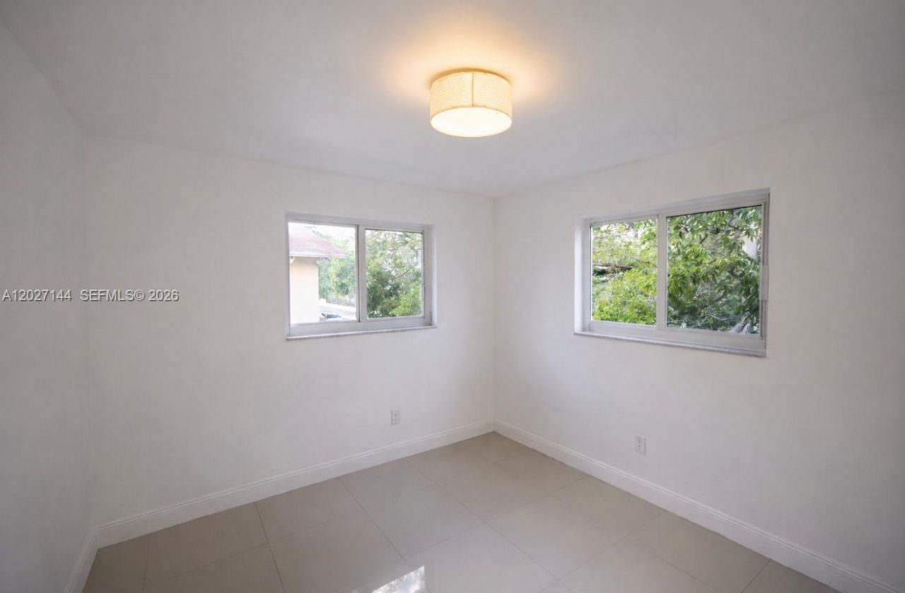 552 NE 61st St , Unit 4, Miami, FL 33137 Photo
