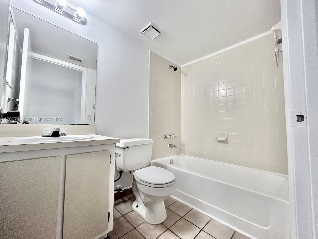 400 W Palm Cir W , Unit 201, Pembroke Pines, FL 33025 Photo