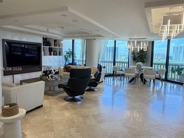 2000 Island Blvd, Unit 1404, Aventura, FL 33160