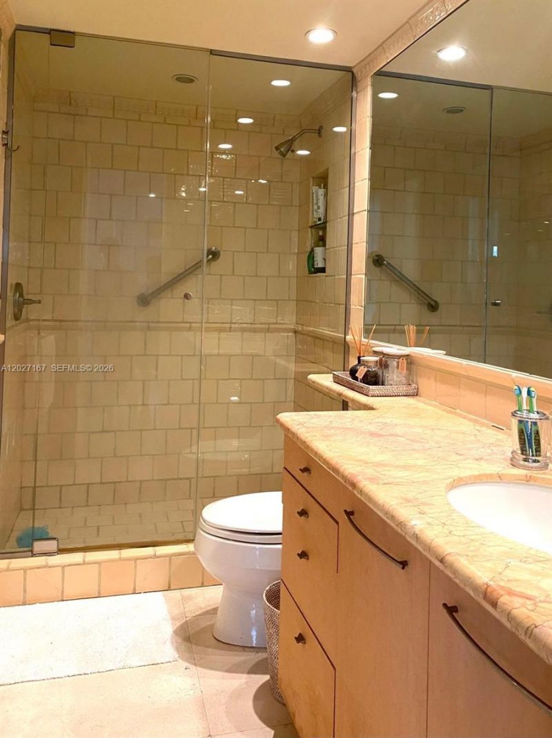 1121 Crandon Blvd, Unit D1007, Key Biscayne, FL 33149 Photo
