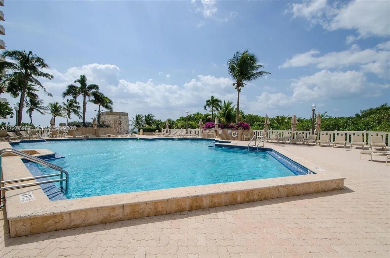 1121 Crandon Blvd, Unit D1007, Key Biscayne, FL 33149 Photo