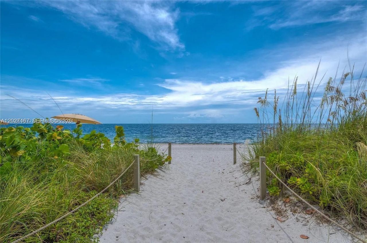1121 Crandon Blvd, Unit D1007, Key Biscayne, FL 33149 Photo