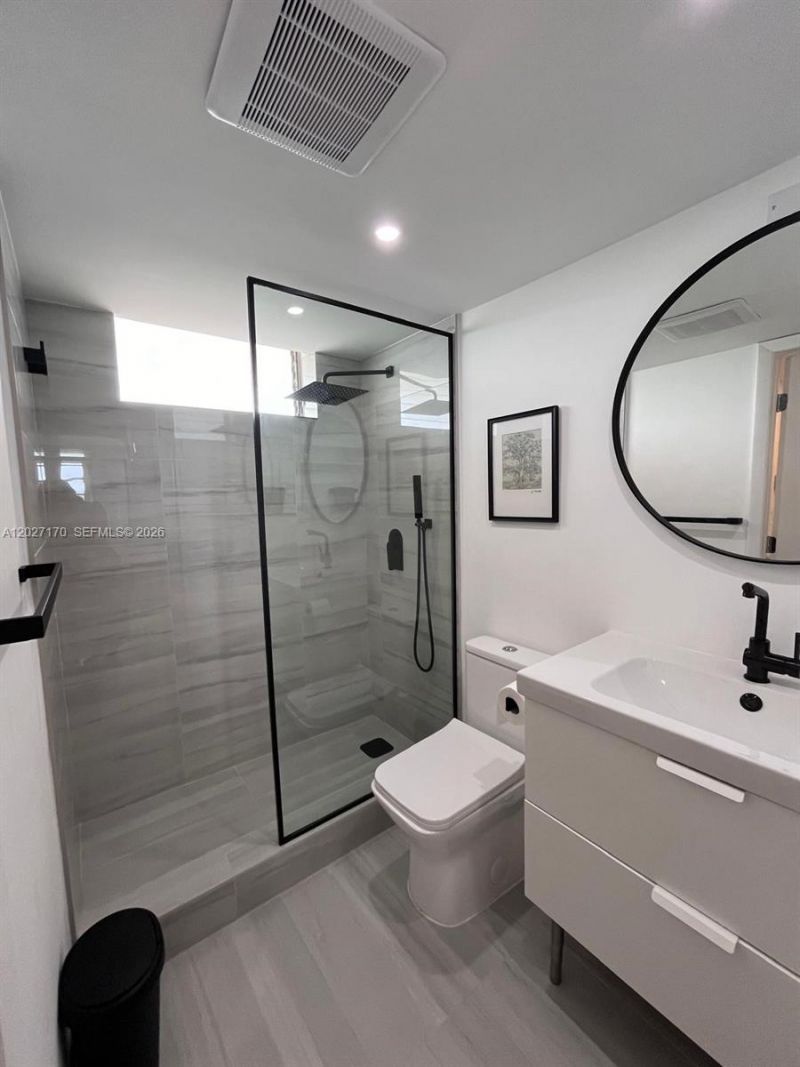 2910 Point East Dr, Unit M609, Aventura, FL 33160 Photo