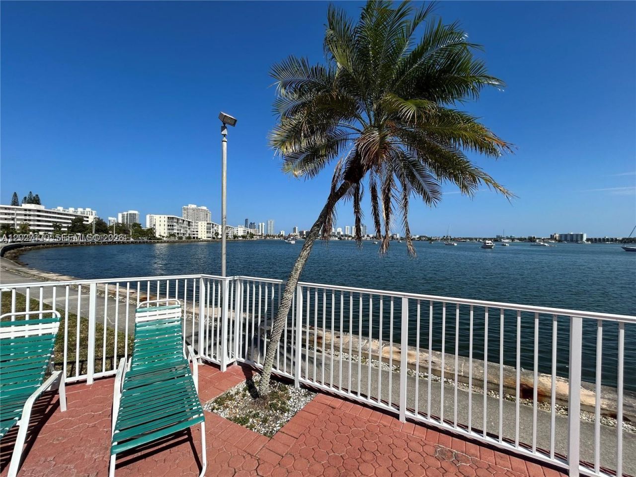 2910 Point East Dr, Unit M609, Aventura, FL 33160 Photo