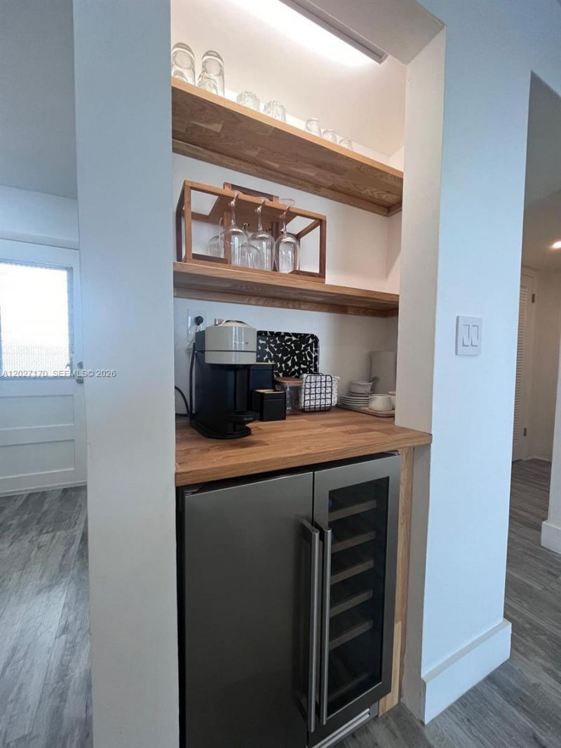 2910 Point East Dr, Unit M609, Aventura, FL 33160 Photo
