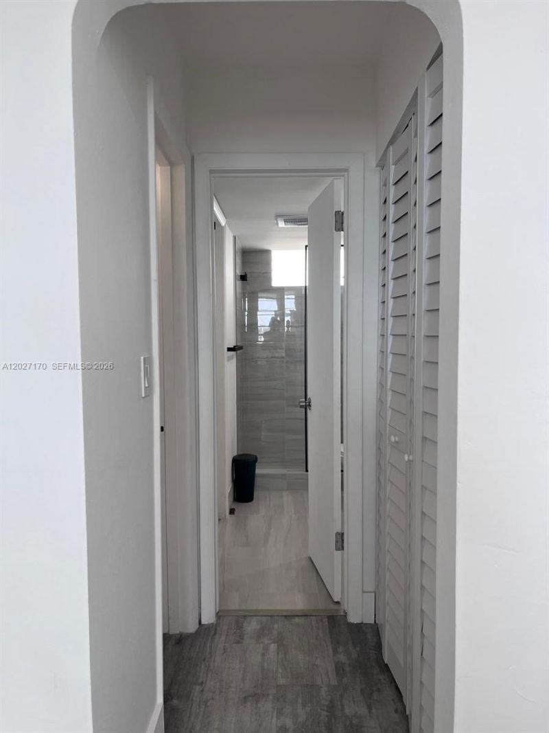 2910 Point East Dr, Unit M609, Aventura, FL 33160 Photo