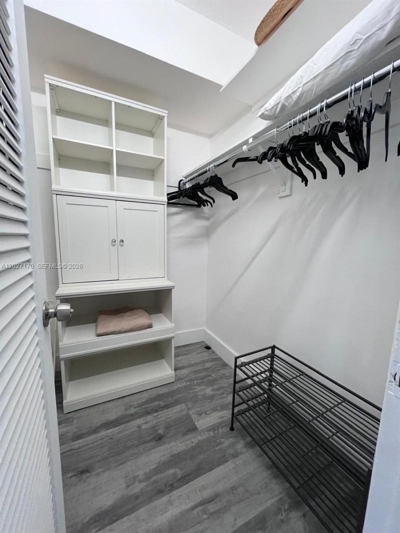 2910 Point East Dr, Unit M609, Aventura, FL 33160 Photo