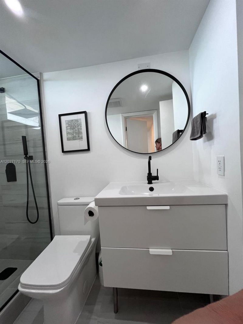 2910 Point East Dr, Unit M609, Aventura, FL 33160 Photo