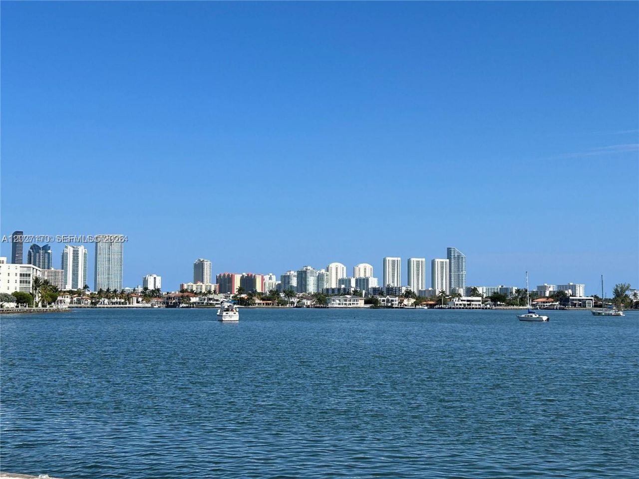 2910 Point East Dr, Unit M609, Aventura, FL 33160 Photo