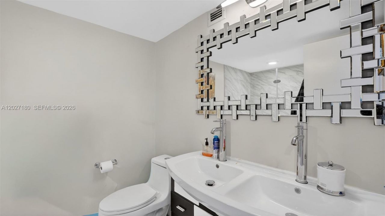 2017 S Ocean Dr , Unit 1104, Hallandale Beach, FL 33009 Photo
